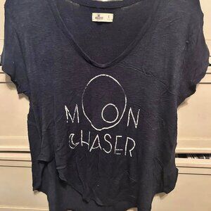 Hollister Moon Chaser V Neck T Shirt - Size Small